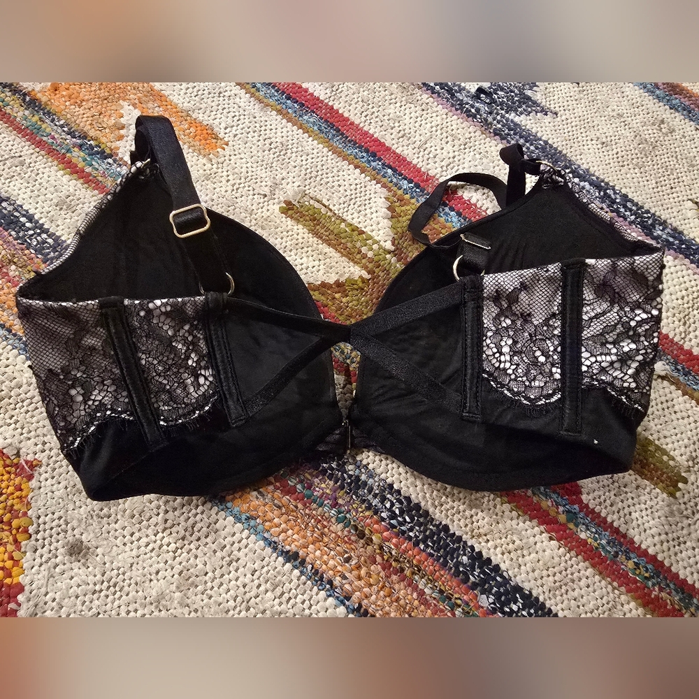 Victoria's Secret Black Push-Up Bra